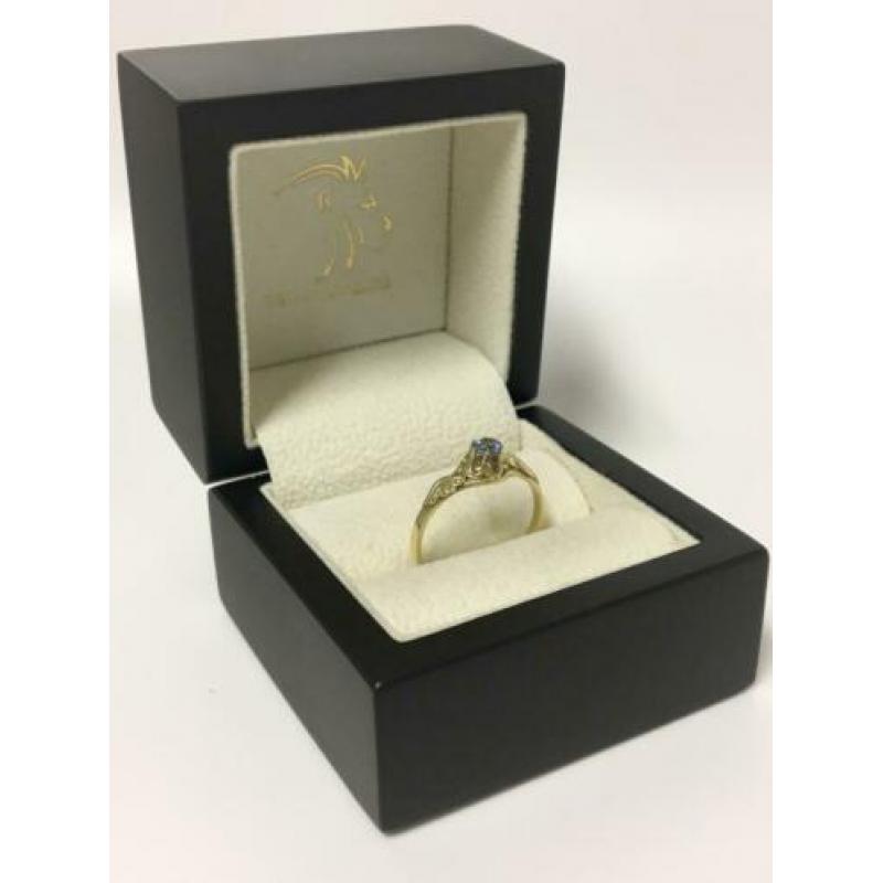 Antiek Gouden Ring Helder Blauwe Briljantgeslepen Topaas