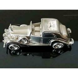 Modelauto met klokje