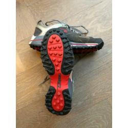 Te Koop: Dita Heren Hockey schoenen maat 44 1/2.