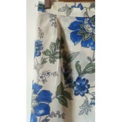 Geiger mooie rok met blauwe bloemen maat 40