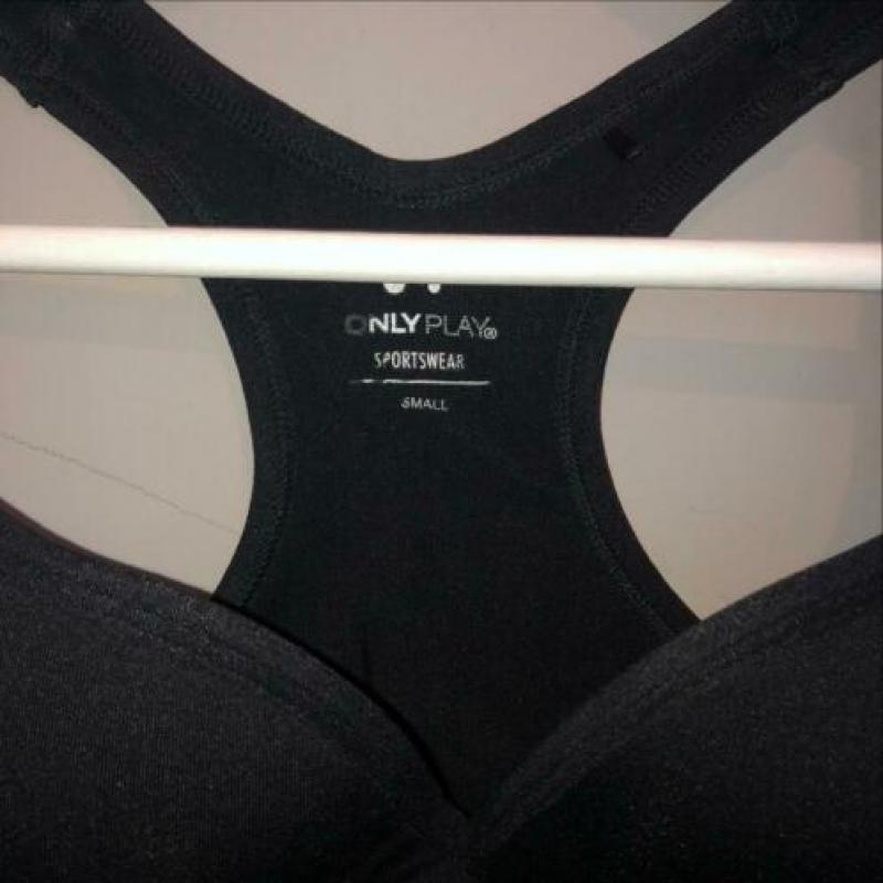 Only Play zwarte sport BH met vulling maat S