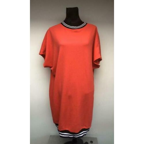 Superleuk rood jurkje sportieve boorden LADIES LADIES 54/56