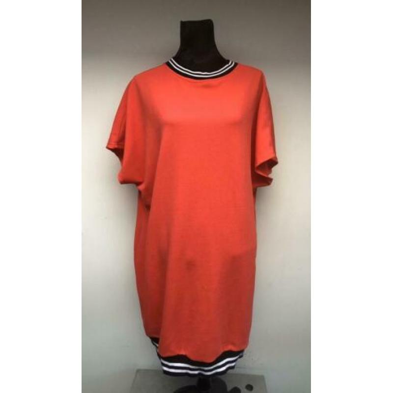 Superleuk rood jurkje sportieve boorden LADIES LADIES 54/56