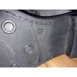 Prachtige Chelsea boots mt37 Grijzige kleur