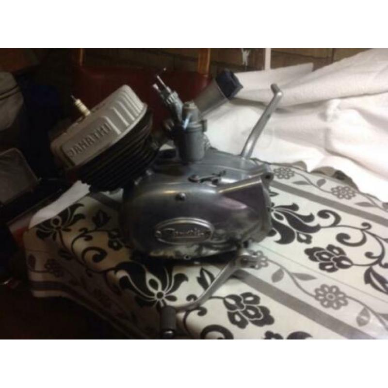 JAMATHI blok met Dell ' Orto UA 18 S carburateur .