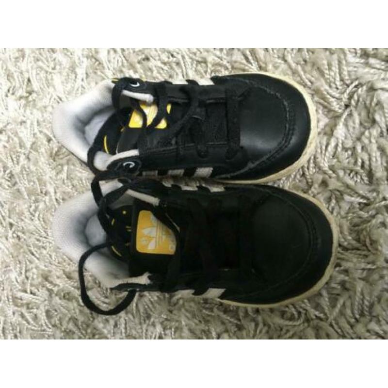 Baby kinder schoenen adidas maat 22