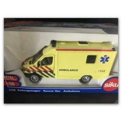 Nederlandse Ambulance, met of zonder licht erin. schaal 1:43