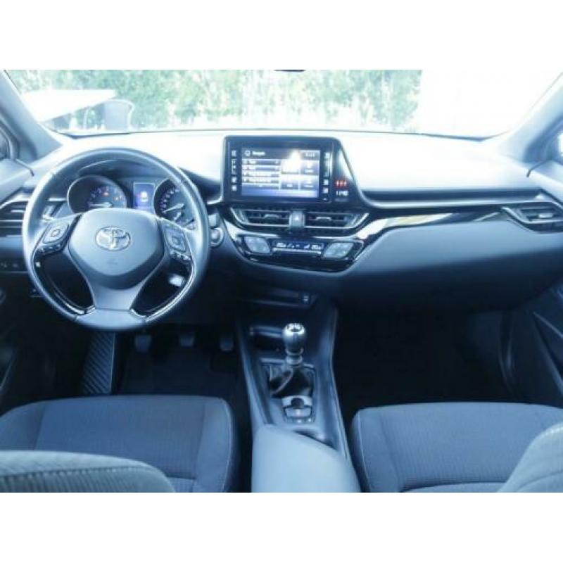 Toyota C-HR 1.2 Dynamic Navigatie (bj 2017)