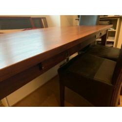 Teak houten tafel en 4 stoelen