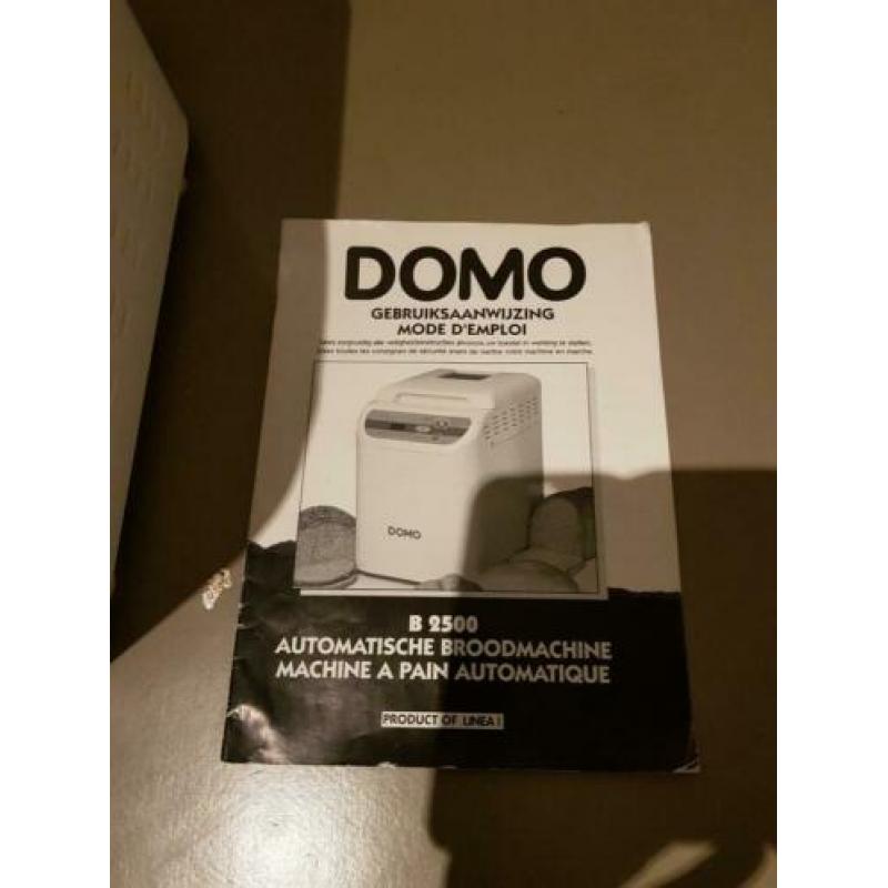 Automatiche broodmachine DOMO B2500 .