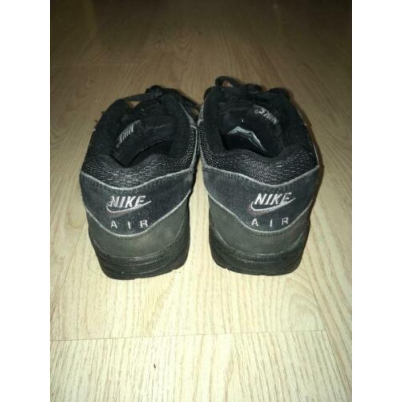 Zwarte Nike Air Max Classic mt 40