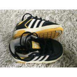Baby kinder schoenen adidas maat 22