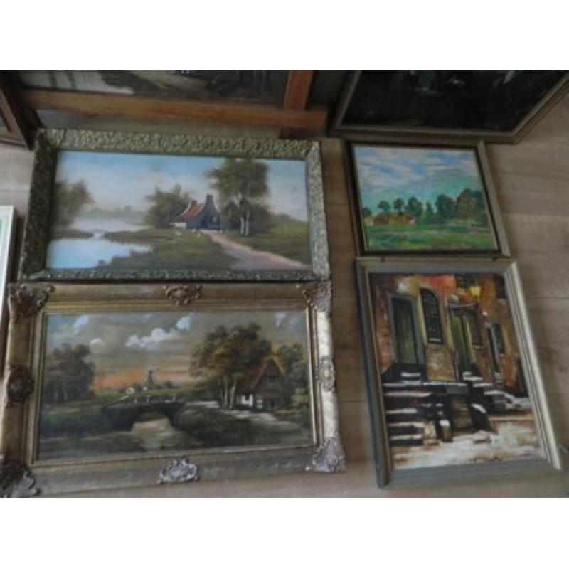 Verzameling van 8 schilderijen
