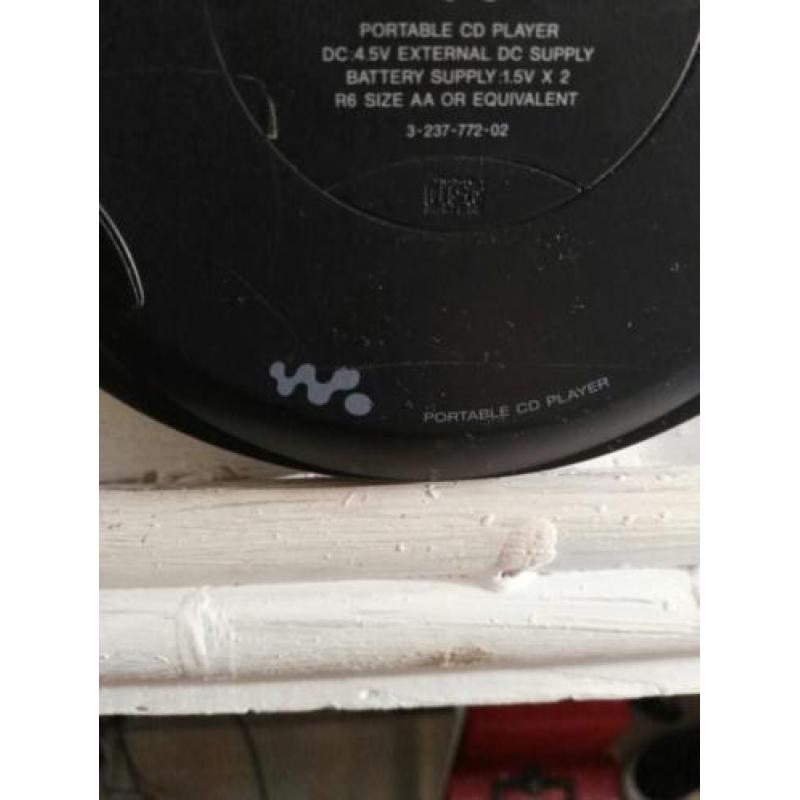 Sony discman D_JE 750 zilverincl adaptor