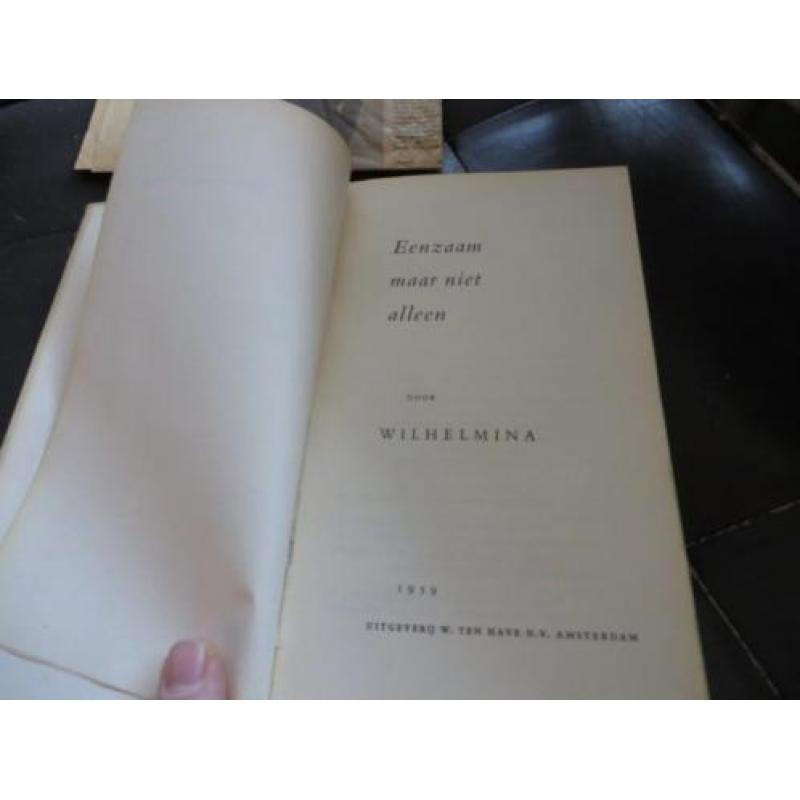1959 - boek koningin Wilhelmina - Eenzaam maar niet Alleen