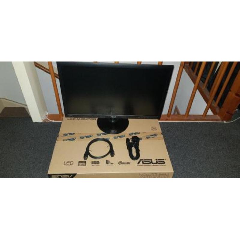2 Monitoren te koop. 24" Asus en 19.5" Acer.