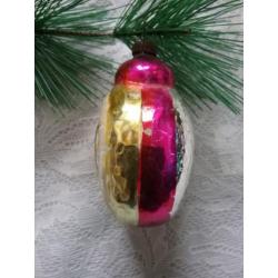 Oude antieke kerstbal klok kerstversiering. Kerst bal