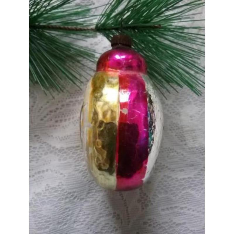 Oude antieke kerstbal klok kerstversiering. Kerst bal