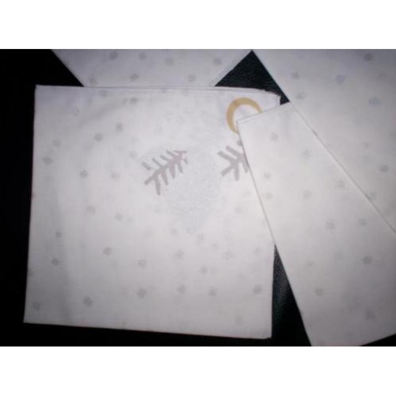 4 Kerst Servetten Nieuw + Gratis 24 Xmas Labels.
