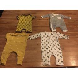 4 kruippakjes pyjama’s maat 50-56