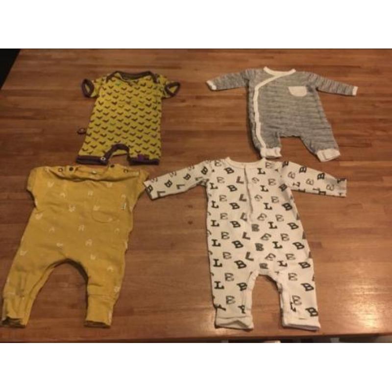 4 kruippakjes pyjama’s maat 50-56