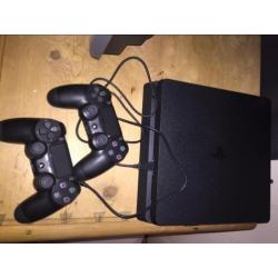 Playstation 4 1TB, FIFA19, 2 CONTROLLERS, PSPLUS