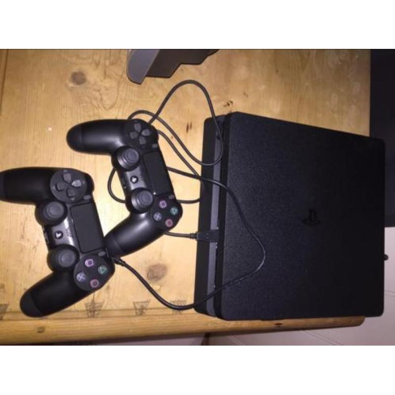 Playstation 4 1TB, FIFA19, 2 CONTROLLERS, PSPLUS