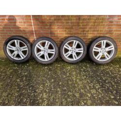 Winterbanden + 18" orginele velgen Seat Ateca