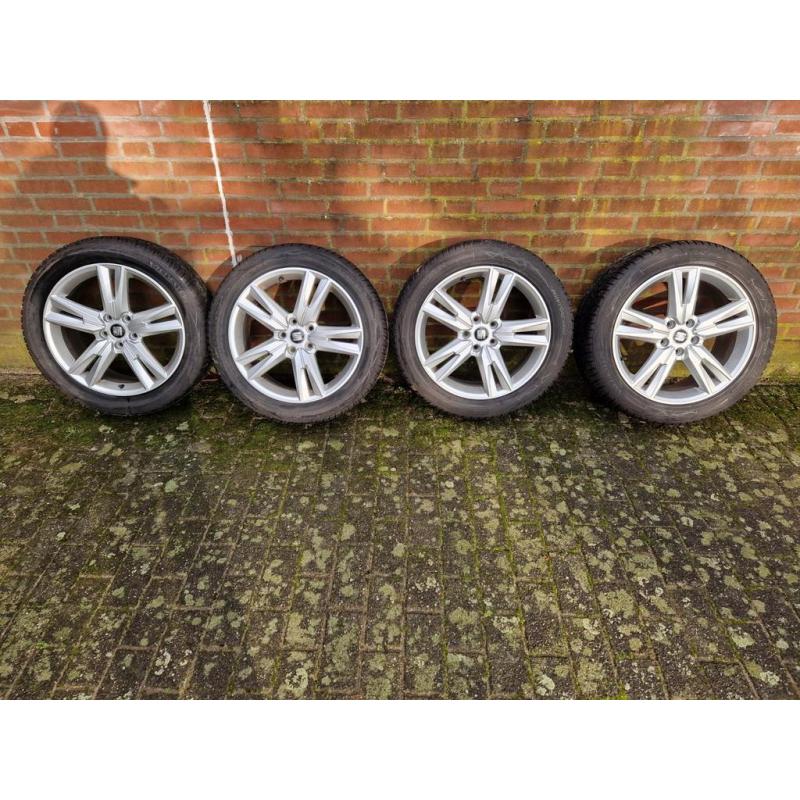 Winterbanden + 18" orginele velgen Seat Ateca