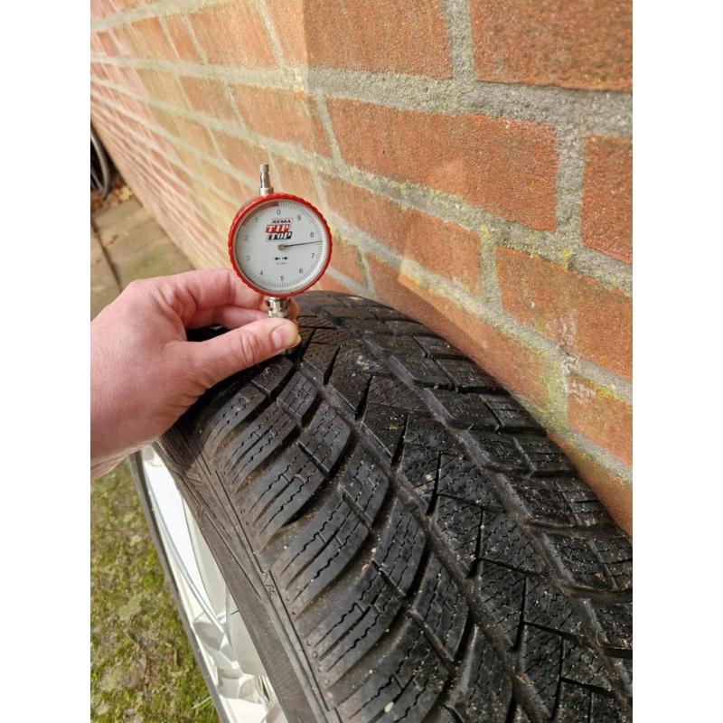 Winterbanden + 18" orginele velgen Seat Ateca