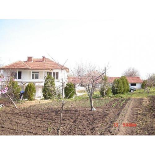 Huizen, boerderijen, landbouwgrond Bulgarije